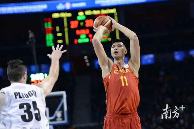 广东东莞四中篮球队_东莞4中篮球队热身扣篮_东莞四中篮球队历史