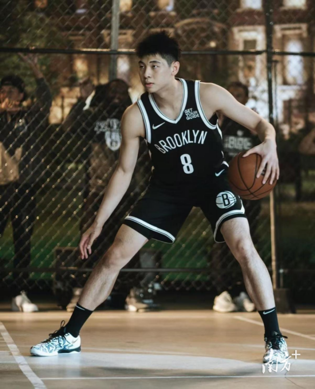 广东东莞四中篮球队_东莞4中篮球队热身扣篮_东莞四中篮球队历史