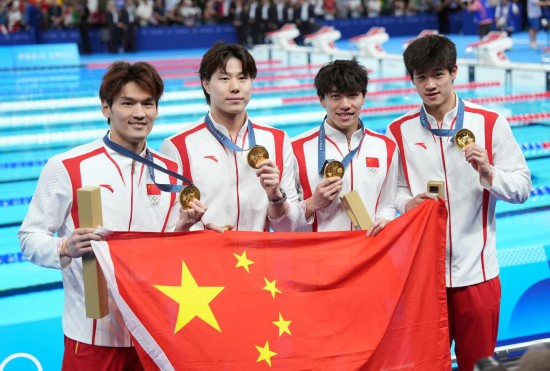 男子游泳世界前三名冠军_游泳男冠军都有谁_游泳冠军男子有哪些