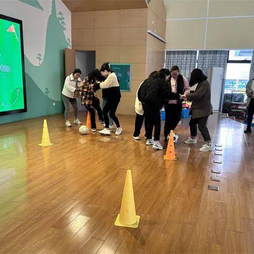 幼儿园足球游戏教案和设计意图_幼儿足球规则游戏设计意图_幼儿足球规则意识