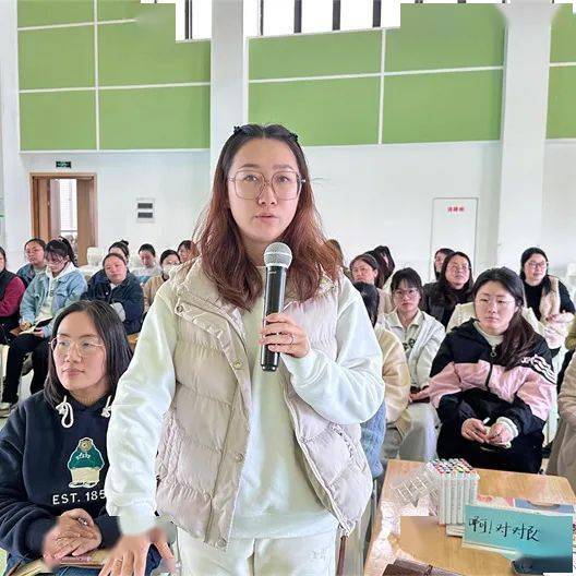 幼儿园足球游戏教案和设计意图_幼儿足球规则游戏设计意图_幼儿足球规则意识