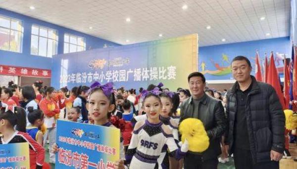 小学生团体操鼓舞_小学鼓舞表演_小学生团体操音乐