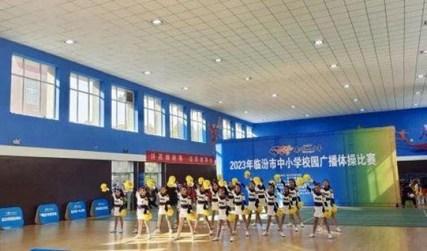 小学生团体操鼓舞_小学生团体操音乐_小学鼓舞表演