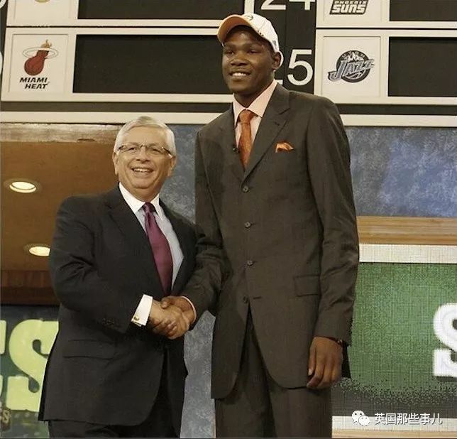 中国球员在nba拿冠军_中国篮球球员谁拿nba冠军_拿nba冠军的中国人
