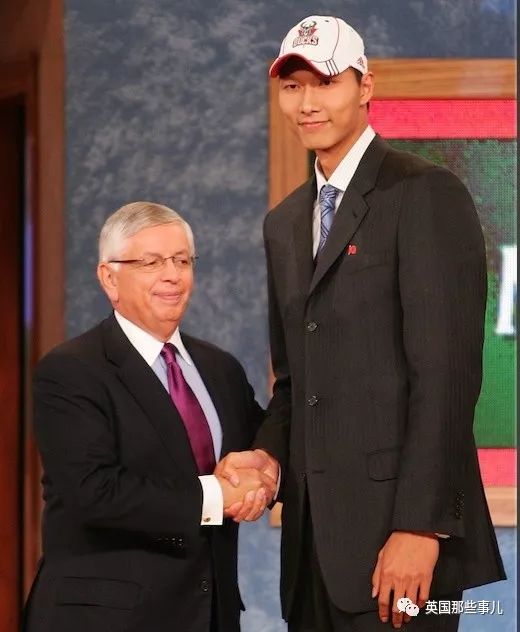 中国篮球球员谁拿nba冠军_中国球员在nba拿冠军_拿nba冠军的中国人
